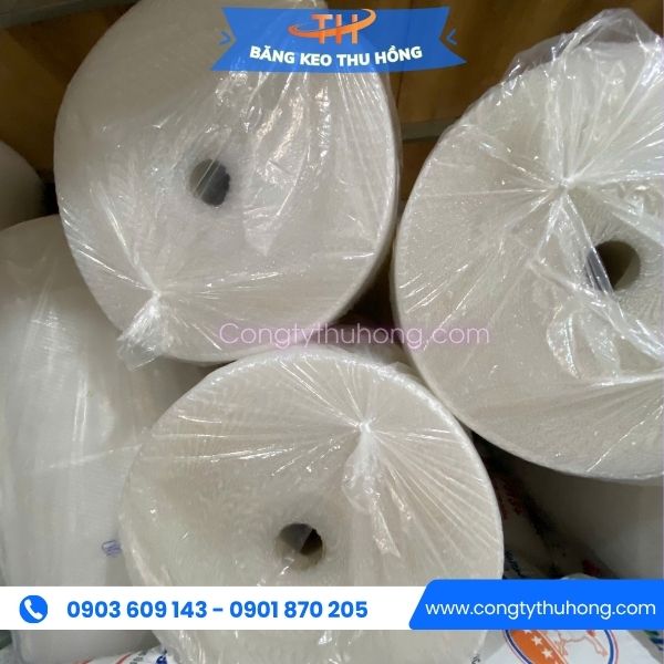 Cuộn xốp nổ ( xốp hơi) quấn hàng tại kho Cuộn xốp nổ ( xốp hơi) quấn hàng tại kho