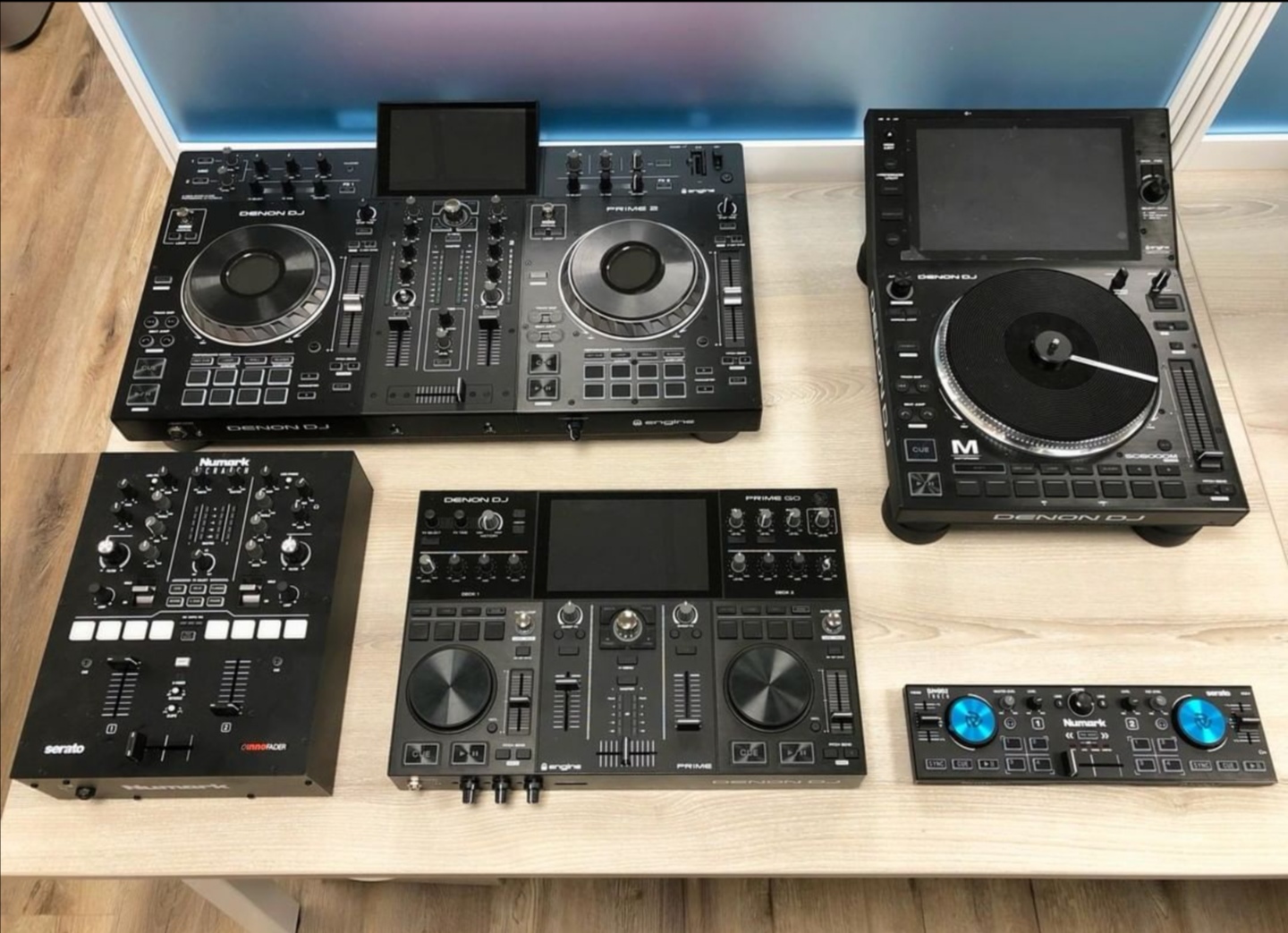 7 MẪU BÀN DJ CONTROLLER GIÁ RẺ MÀ BẠN NÊN CÓ