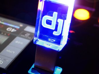 5 điều cần làm với USB của một DJ trước khi đi biểu diễn