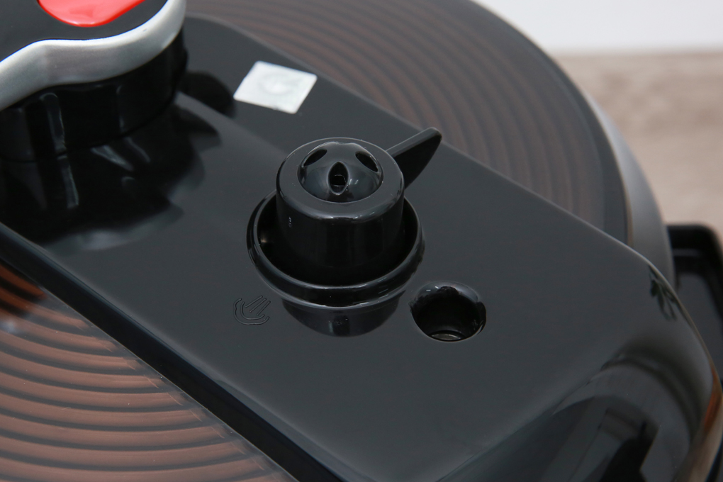 Nồi trang bị nút xả áp nhanh, có van xả áp tự động - Nồi áp suất điện Bluestone PCB-5753 5 lít Nồi trang bị nút xả áp nhanh, có van xả áp tự động - Nồi áp suất điện Bluestone PCB-5753 5 lít