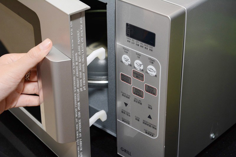 Thiết kế cửa kéo có tay cầm vừa vặn Thiết kế cửa kéo có tay cầm vừa vặn