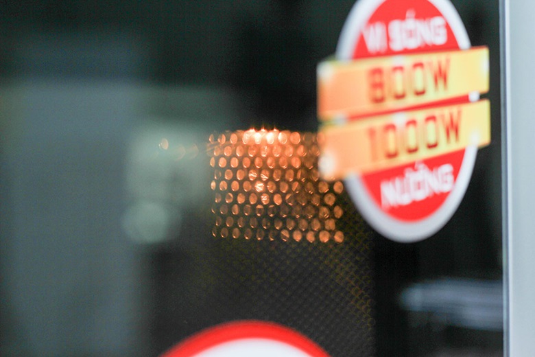 Đèn chiếu sáng dễ theo dõi quá trình chế biến trong lò Đèn chiếu sáng dễ theo dõi quá trình chế biến trong lò