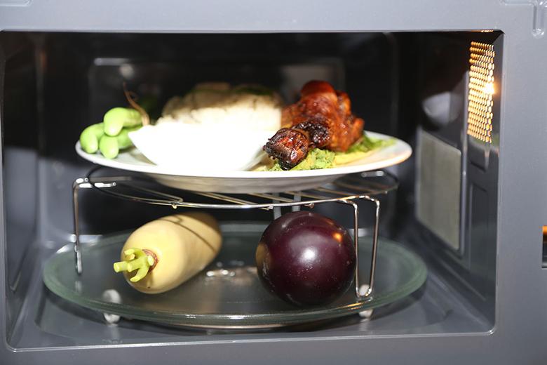 Lò vi sóng có thể dùng để nướng nhiều loại thực phẩm Lò vi sóng có thể dùng để nướng nhiều loại thực phẩm