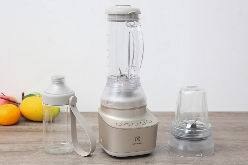 Sang trọng - Máy xay sinh tố Electrolux E7CB1-86SM Sang trọng - Máy xay sinh tố Electrolux E7CB1-86SM