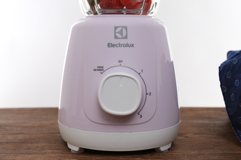 Máy xay sinh tố Electrolux EBR3646 Máy xay sinh tố Electrolux EBR3646