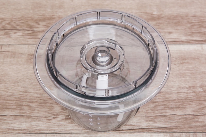 Cối xay dung tích 0.8 lít, bằng chất liệu nhựa cao cấp - Máy xay thịt Bosch HMH.MMR08R2 Cối xay dung tích 0.8 lít, bằng chất liệu nhựa cao cấp - Máy xay thịt Bosch HMH.MMR08R2