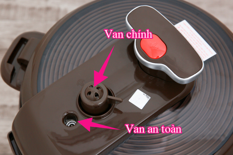 2 van xả an toàn - Nồi áp suất điện Bluestone PCB-5629 2 van xả an toàn - Nồi áp suất điện Bluestone PCB-5629