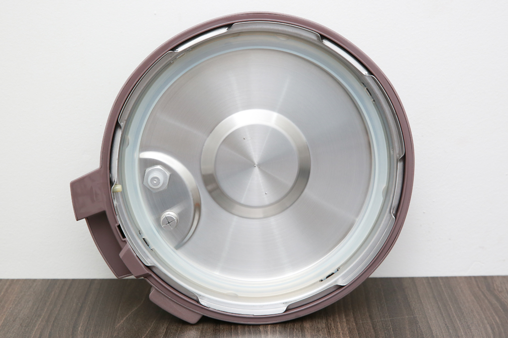 Nắp nồi dày chắc, ron cao su bám chặt vào viền nắp - Nồi áp suất Bluestone PCB-5763 6 lít Nắp nồi dày chắc, ron cao su bám chặt vào viền nắp - Nồi áp suất Bluestone PCB-5763 6 lít