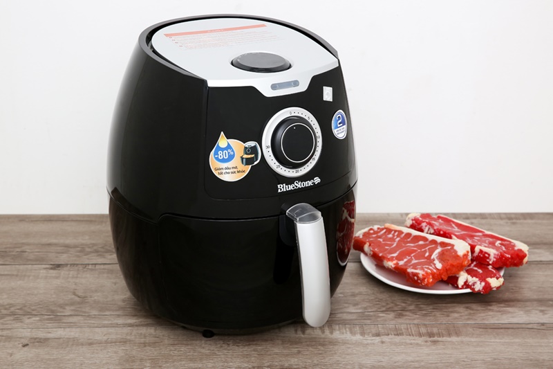 Thiết kế sang trọng, dung tích 5.5 lít - Nồi chiên không dầu Bluestone AFB-5871 5.5 lít Thiết kế sang trọng, dung tích 5.5 lít - Nồi chiên không dầu Bluestone AFB-5871 5.5 lít
