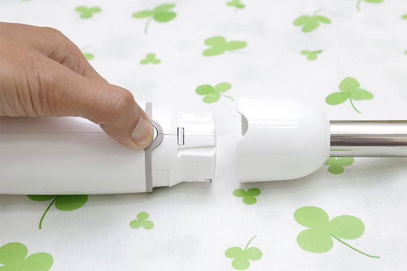 Dễ dàng tháo lắp với 2 nút bấm bên hông máy - Máy xay cầm tay Philips HR1607 Dễ dàng tháo lắp với 2 nút bấm bên hông máy - Máy xay cầm tay Philips HR1607