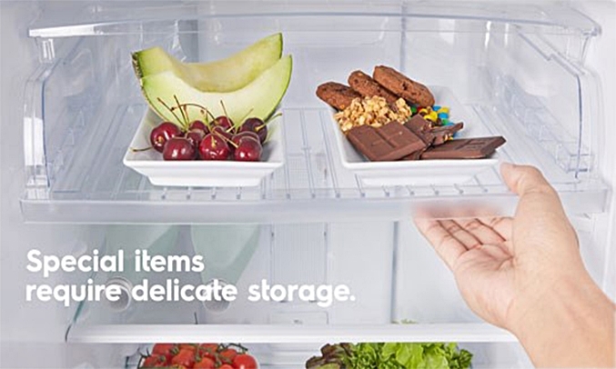 Tủ lạnh Electrolux ETB2802H-H màu đen thuận tiện lưu trữ