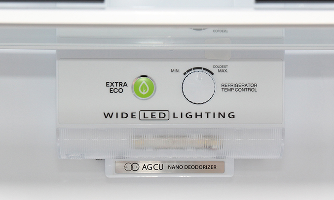 Tủ lạnh Sharp 342 lít SJ-X346E-SL còn được trang bị bộ lọc với các phân tử bạc và đồn
