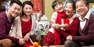 MANG TẾT VỀ CHO MẸ, ĐỪNG CHỈ MANG TIỀN VỀ CHO MẸ