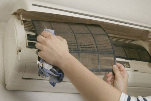 Theo bạn tại sao phải vệ sinh máy lạnh định kỳ?