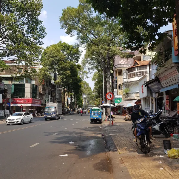 Cho thuê Nhà mặt tiền 261 Nguyễn Chí Thanh, P12, Quận 5