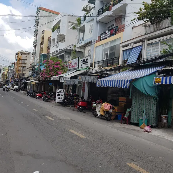 Cho thuê Nhà 1 trệt 1 lầu mặt tiền đường Cao Đạt , Quận 5