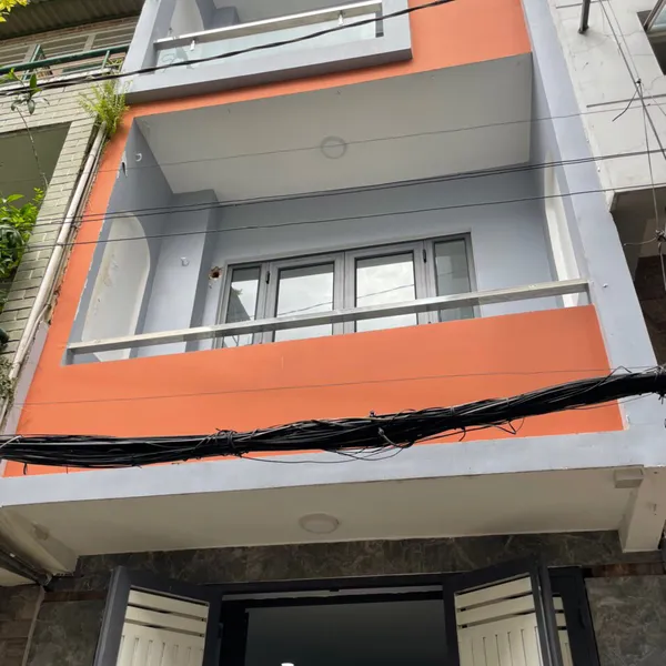 Bán nhà ngay góc ngã tư Cao Thắng - 3/2 Phường 11 Quận 10