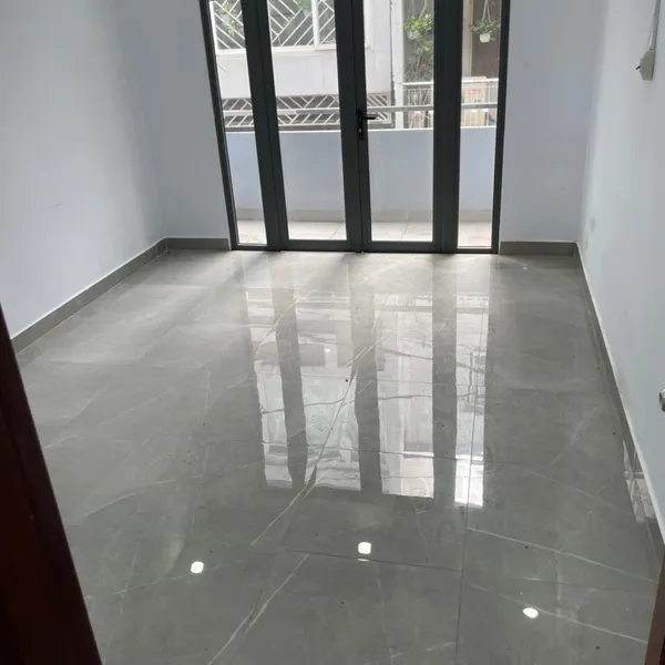 Bán nhà ngay góc ngã tư Cao Thắng - 3/2 Phường 11 Quận 10