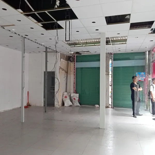Cho thuê nhà góc 2 mặt tiền đường Cư xá Đô Thành P4 Quận 3