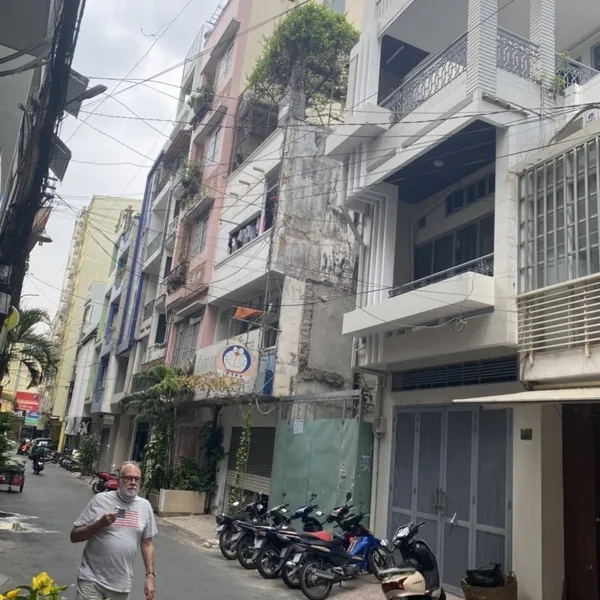 Cho thuê nhà hẻm xe hơi 343 đường Sư Vạn Hạnh Phường 12 Quận 10