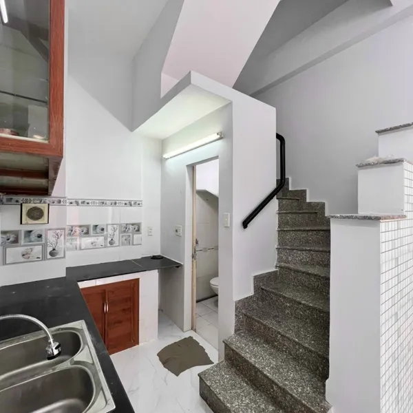 Bán nhà 1 trệt 3 lầu hẻm 575 Cách mạng Tháng Tám Phường 15 Quận 10