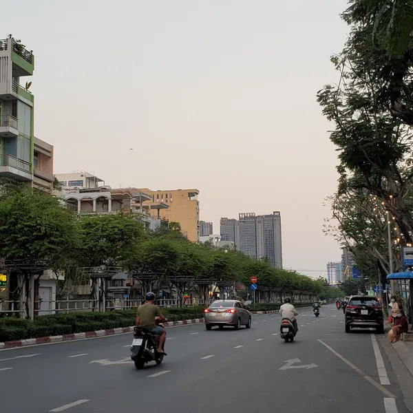 Bán tòa nhà mặt tiền {39-41 Hoàng Diệu} Quận 4