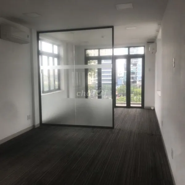 Cho thuê toà nhà Văn phòng măt tiền đường Võ Văn Kiệt P. Cô Giang Quận 1 HCM