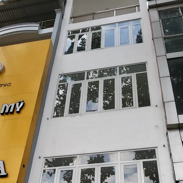 Cho thuê nhà mặt tiền 354 đường 3/2, P12, Quận 10