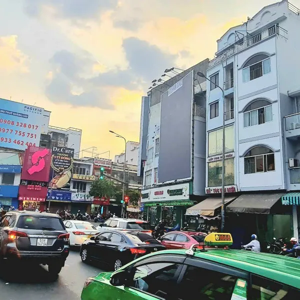 Cho thuê nhà mặt tiền đoạn 2 chiều Điện Biên Phủ P. Đakao Quận 1