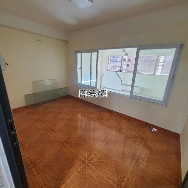 Cho thuê Nhà ngay đầu hẻm 263 Nguyễn Trãi P. Nguyễn Cư Trinh Quận 1 HCM