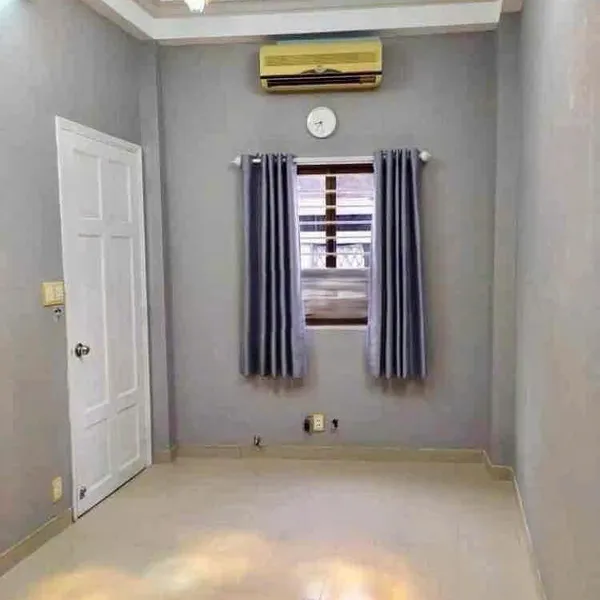 BÁN NHÀ ĐẦU HẺM 490 LÝ THÁI TỔ - 4 LẦU - NHÀ CŨ TIỆN XÂY LẠI