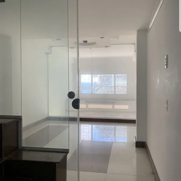 Cho thuê Nhà hẻm xe hơi 104 Thành Thái, P.12, Quận 10