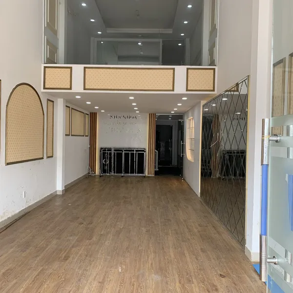 Cho thuê nhà mặt tiền đường 753 Lê Hồng Phong, P12, Quận 10