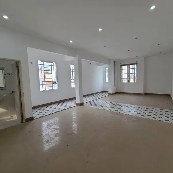 Cho thuê nhà hẻm 8m 456 Cao Thắng, P12, Quận 10