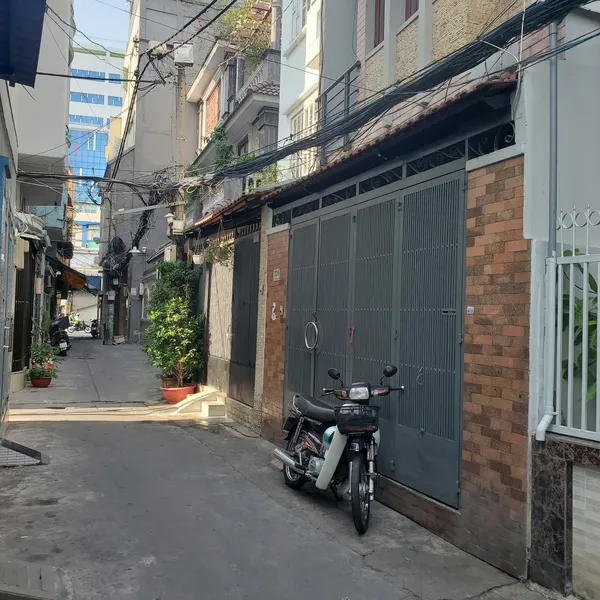 BÁN NHÀ HẺM {4m} 333/ LÝ THÁI TỔ P. VƯỜN LÀI - HCM - ĐỐI DIỆN BV NHI ĐỒNG