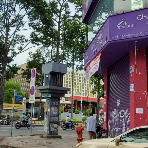 Cho thuê nhà mặt tiền ngay ngã 3 Trần Minh Quyền - 3/2, Quận 10