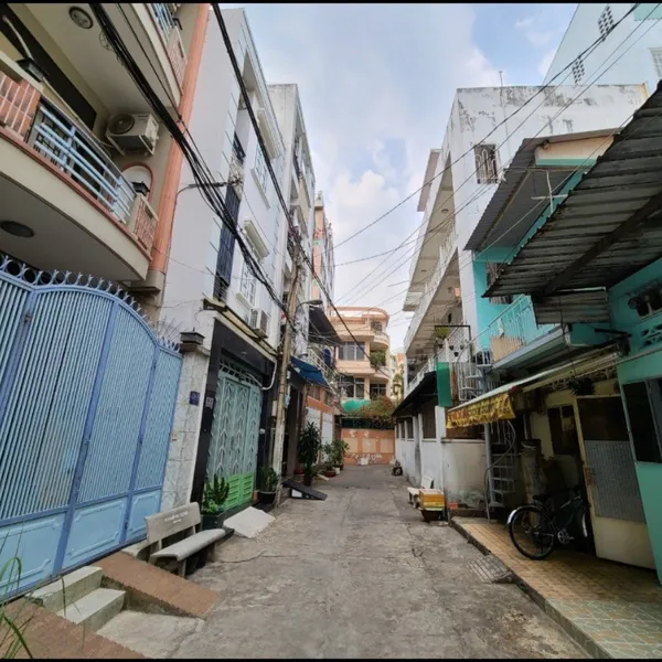 Cho thuê nhà hẻm 8m 456 Cao Thắng, P12, Quận 10