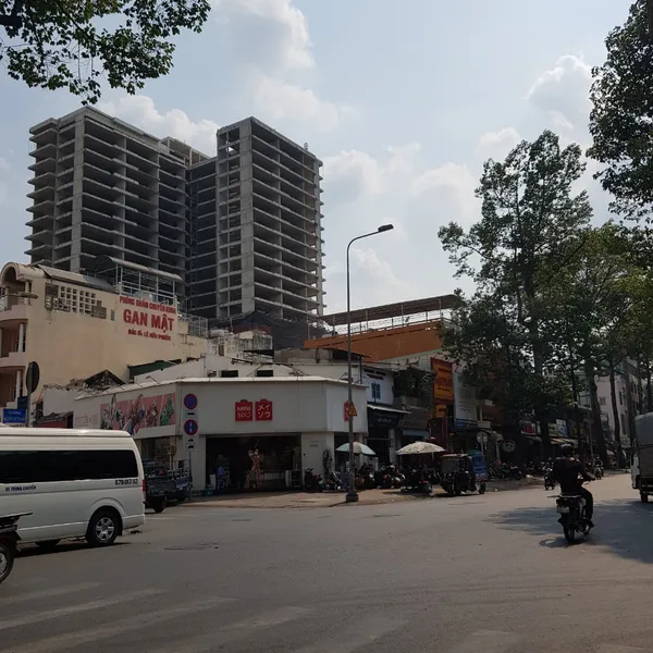 Cho thuê Nhà mặt tiền 261 Nguyễn Chí Thanh, P12, Quận 5