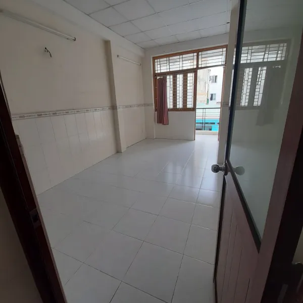 Bán nhà sát chợ Nhật Tảo, Phường 4, Quận 1