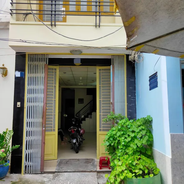 Bán nhà sát chợ Nhật Tảo, Phường 4, Quận 1