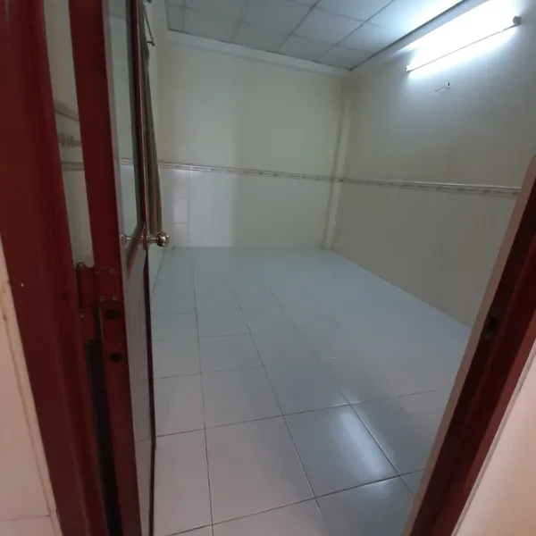 Bán nhà sát chợ Nhật Tảo, Phường 4, Quận 1