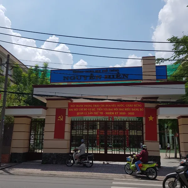 Cho thuê nhà nguyên căn đôi Đường số 6 Cư Xá Bình Thới, Quận 11