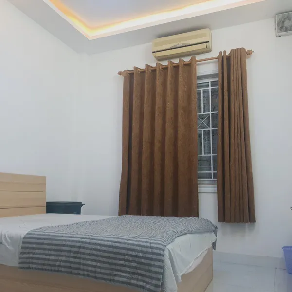 Cho thuê nhà full nội thất mặt tiền đường Trần Minh Quyền, Quận 10