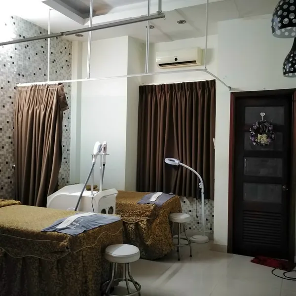 Cho thuê Nhà hẻm 10m 285/ Cách mạng Tháng Tám, P.12, Quận 10