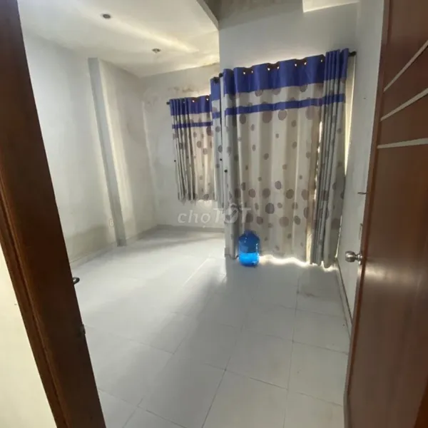 Cho thuê nhà hẻm 4m 417 Hòa Hảo