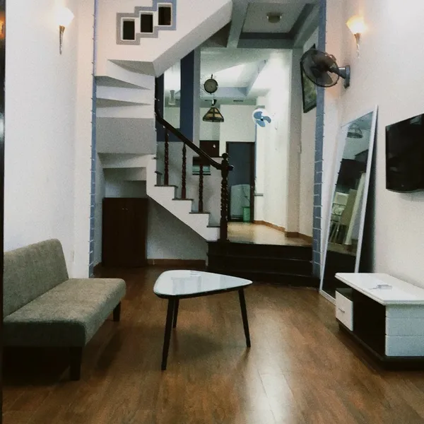 Cho thuê nhà hẻm ba gác 47/ Trần Quốc Toản, P8, Quận 3