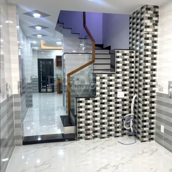 Cho thuê nhà hẻm 5m 153 Cao Thắng, P12, Quận 10