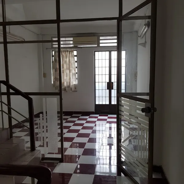 Cho thuê căn nhà sạch sẽ đẹp hẻm 702 Võ Văn Kiệt, Quận 5
