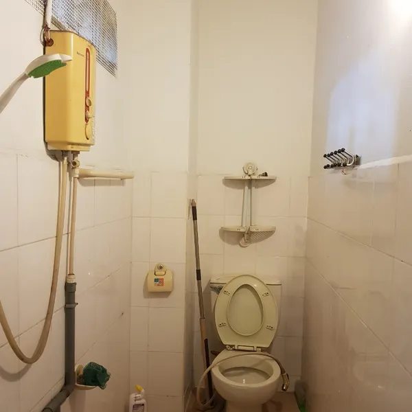 Cho thuê căn nhà sạch sẽ đẹp hẻm 702 Võ Văn Kiệt, Quận 5