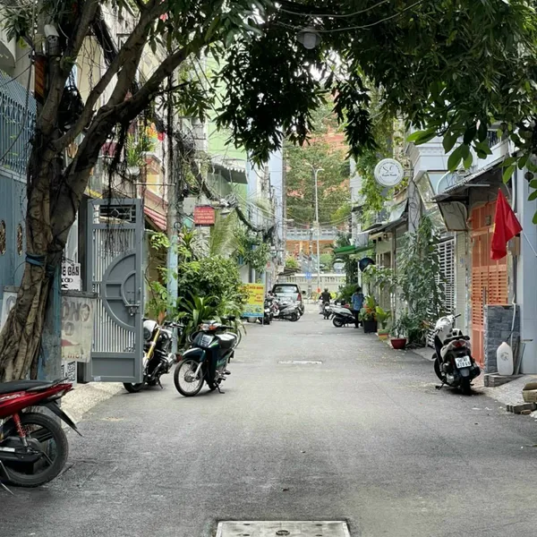 Cho thuê nhà  hẻm kinh doanh 207 đường 3-2 ,P11, Quận 10